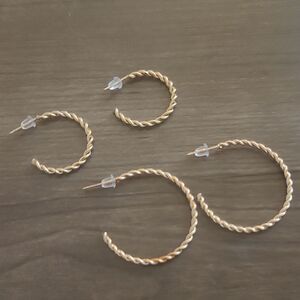 3/$16🎁 2PR Elegant Gold Twisted Hoop Earrings Set